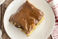Boston Cream Poke Cake Recipe: Creamy Custard & Chocolate Drizzle