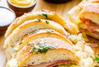 Garlic Bread Sandwich Loaf: Savory Pull-Apart Recipe