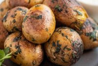 Crispy Dutch Oven Potatoes: Oven-Baked Seasoned Slices