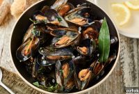 Classic Moules Marinière Recipe: Tender Mussels in White Wine Sauce