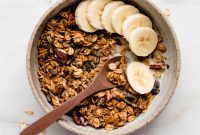 Homemade Pumpkin Spice Granola Recipe for Fall Mornings