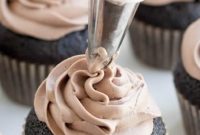 Chocolate Whipped Cream Frosting with Cream Cheese