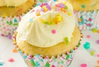 Funfetti Cupcake Recipe: Fluffy Vanilla Cupcakes with Sprinkles