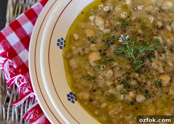 Creamy Chickpea and Farro Soup Recipe for Cozy Weeknights 3 beanfarrosoup3