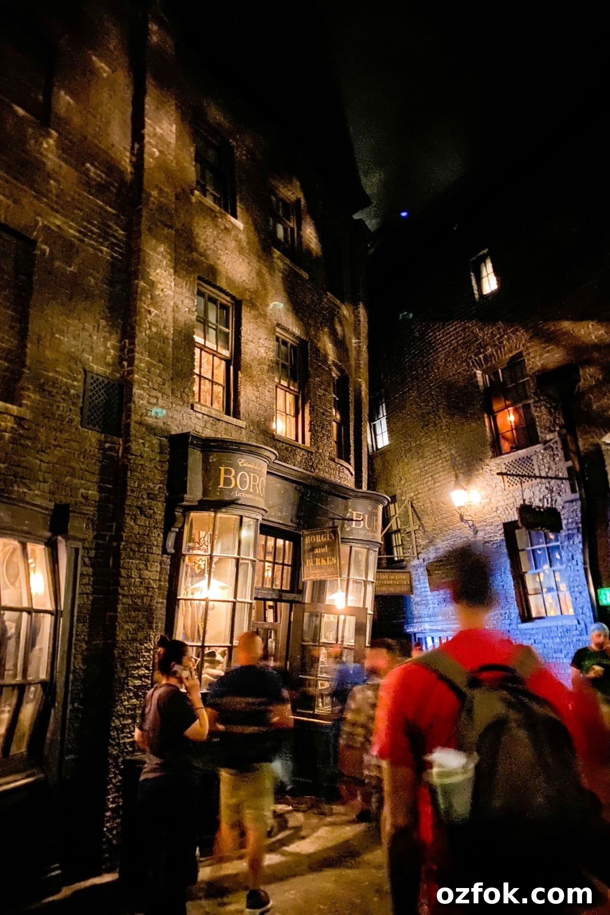 The Leaky Cauldron at Universal Studios Florida: Guide & Tips 5 knockturn alley universal studios florida
