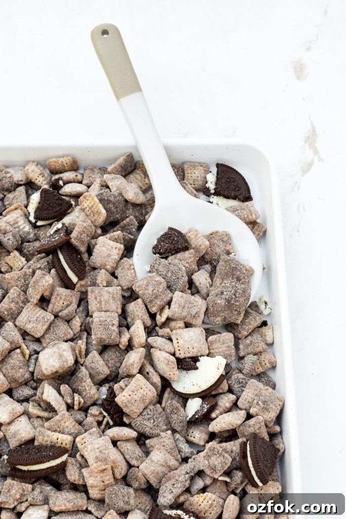 Oreo Muddy Buddies (Oreo Puppy Chow) — No-Bake Chocolate Snack 2 Oreo Puppy Chow