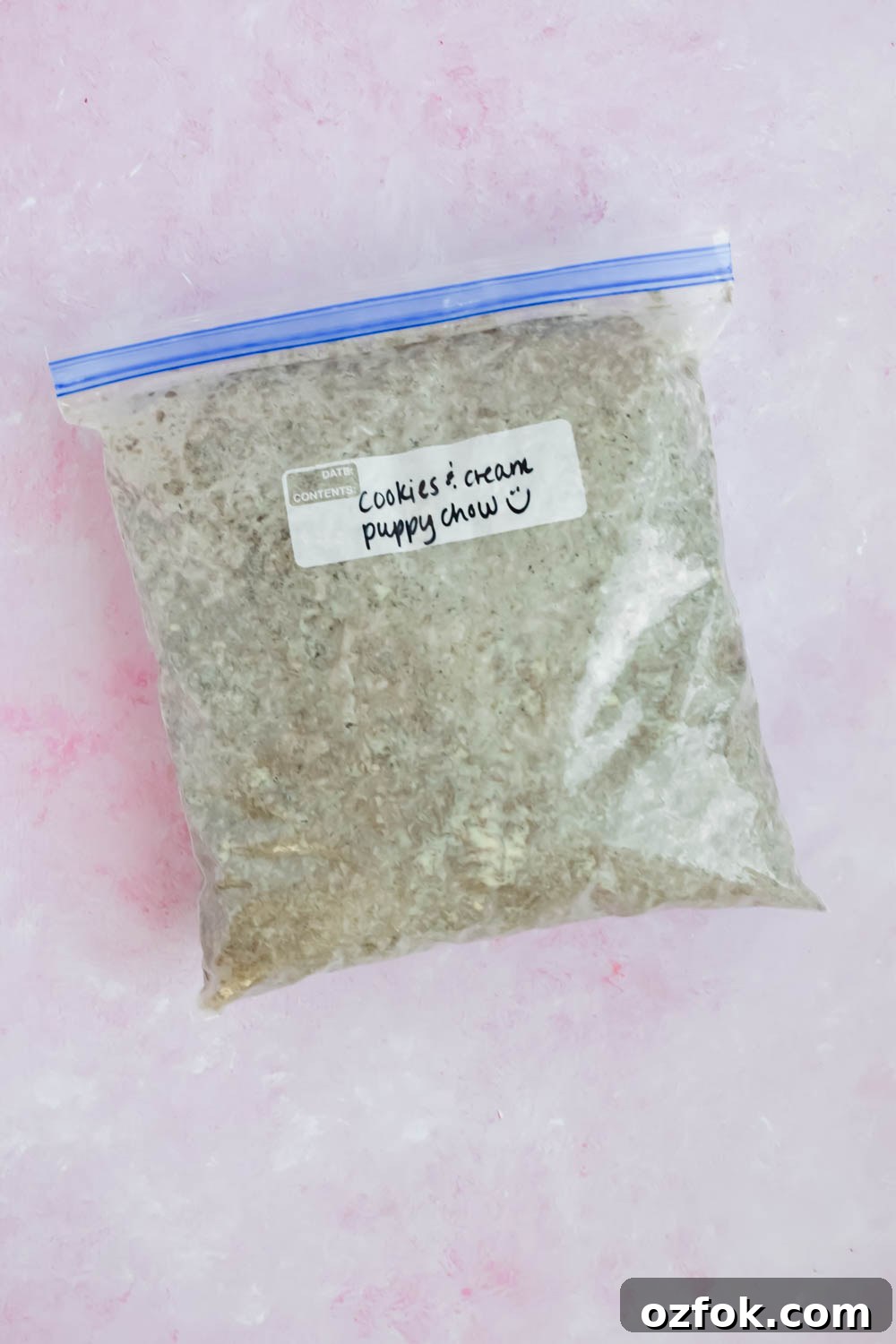 Oreo Muddy Buddies (Oreo Puppy Chow) — No-Bake Chocolate Snack 6 Oreo puppy chow in ziplock bag