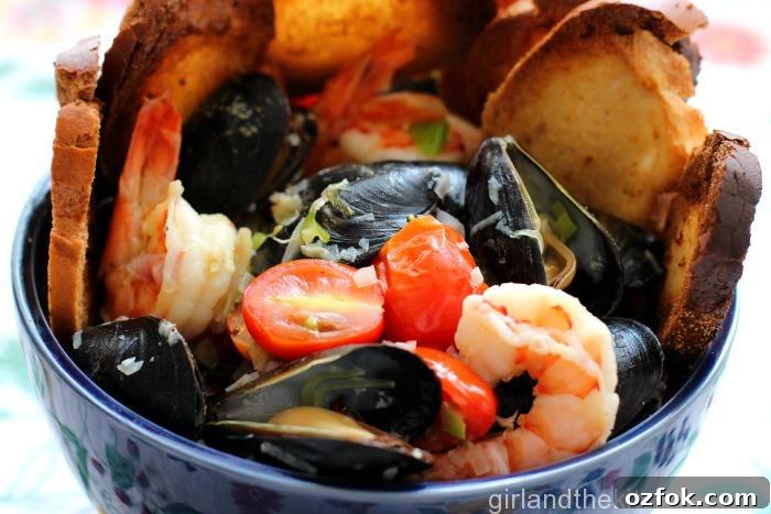 Tuscan-Style Steamed Mussels & Shrimp with Garlic Wine Broth 6 Tuscan Mussels and Shrimp. Girl and the Kitchen-