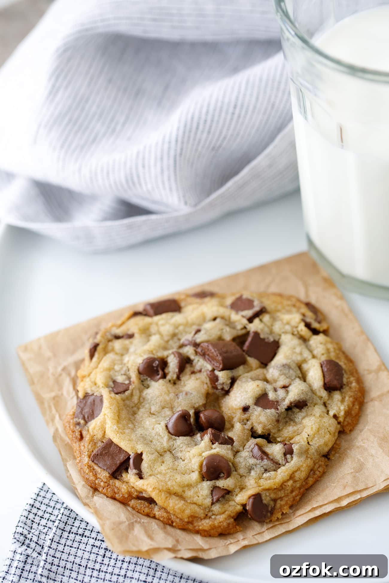 Chewy Chocolate Chip Cookies with Crisp Edges: Classic Recipe 3 Best Chocolate Chip Cookies Recipe