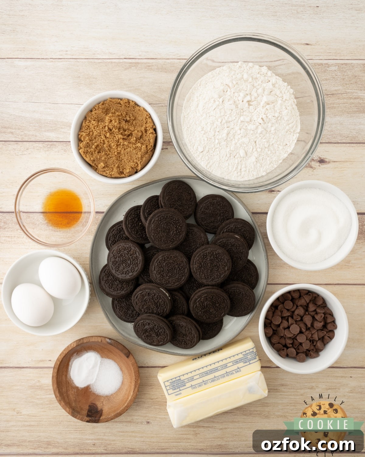 Decadent Oreo Cookie Bar Recipe: Chewy, No-Bake Dessert 4 Ingredients in Oreo Cookie Bars.